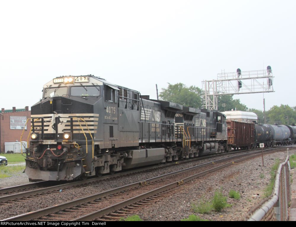 NS 4075 on 119